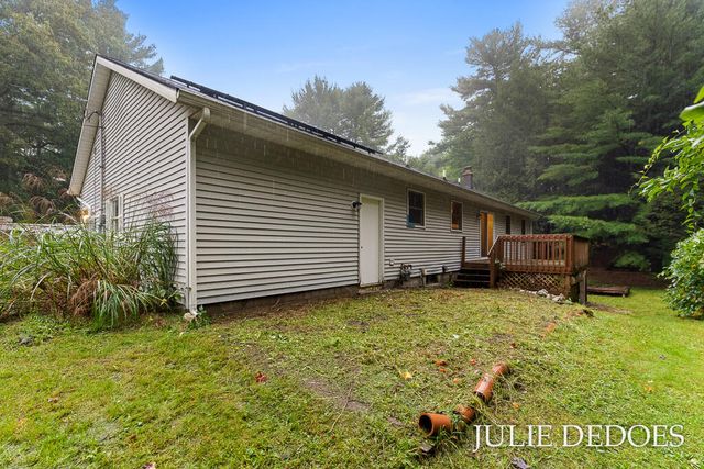 17722 148th Avenue, Spring Lake, MI 49456