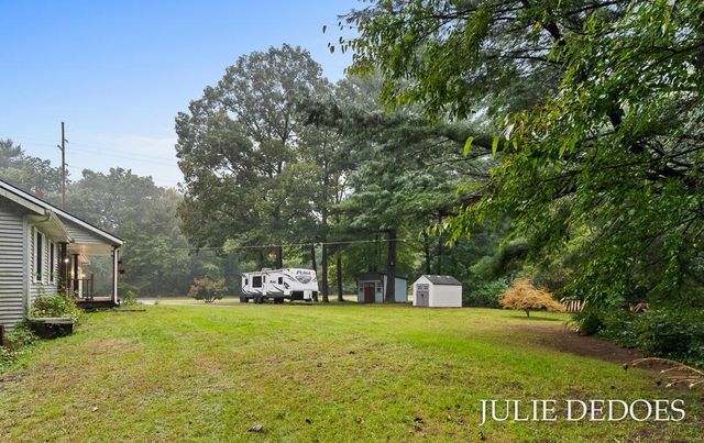 17722 148th Avenue, Spring Lake, MI 49456