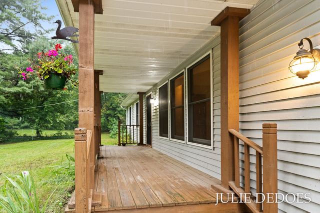 17722 148th Avenue, Spring Lake, MI 49456