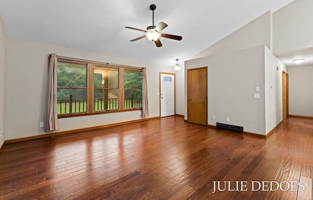 17722 148th Avenue, Spring Lake, MI 49456