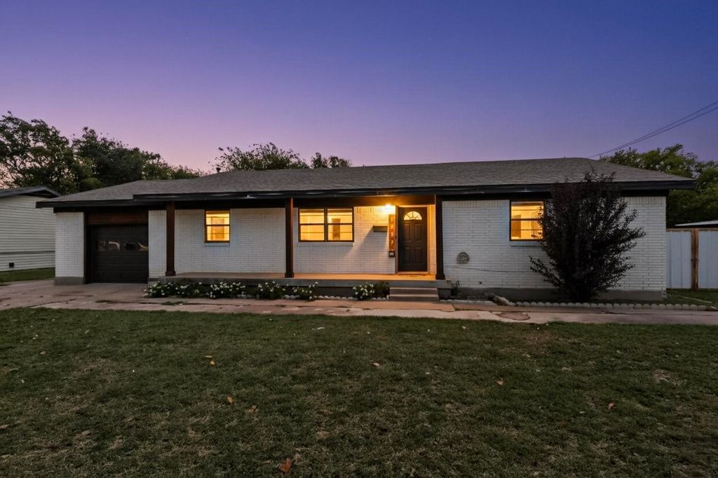 3533 Reagan Drive, Fort Worth, TX 76116