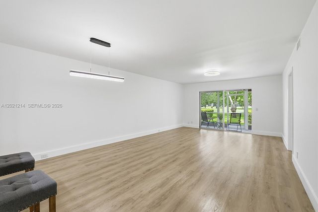 300 SW 130th Ter 110B, Pembroke Pines, FL 33027