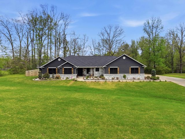 4401 Wagon Trace Cv, White Hall, AR 71602