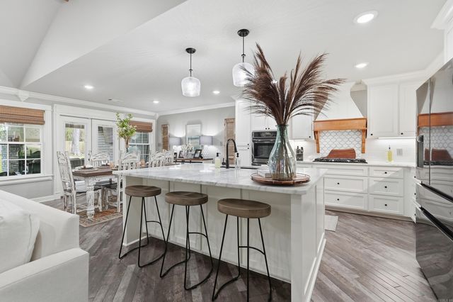 4401 Wagon Trace Cv, White Hall, AR 71602