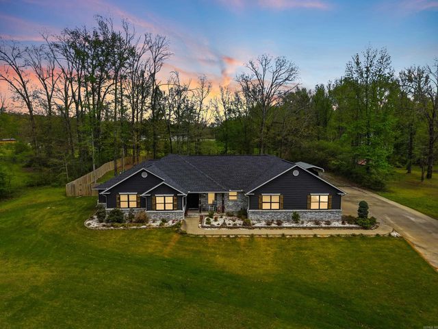 4401 Wagon Trace Cv, White Hall, AR 71602