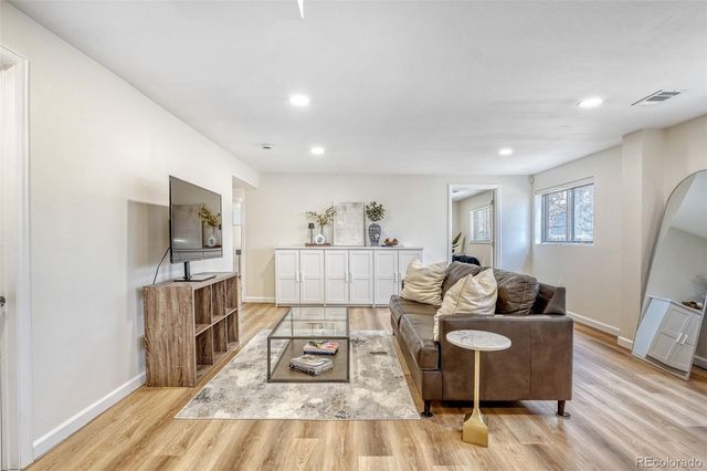 2923 S Reading Court, Denver, CO 80231