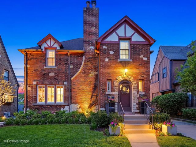 422 S Prospect Avenue, Elmhurst, IL 60126