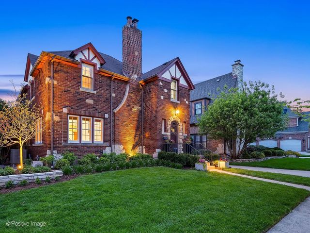 422 S Prospect Avenue, Elmhurst, IL 60126