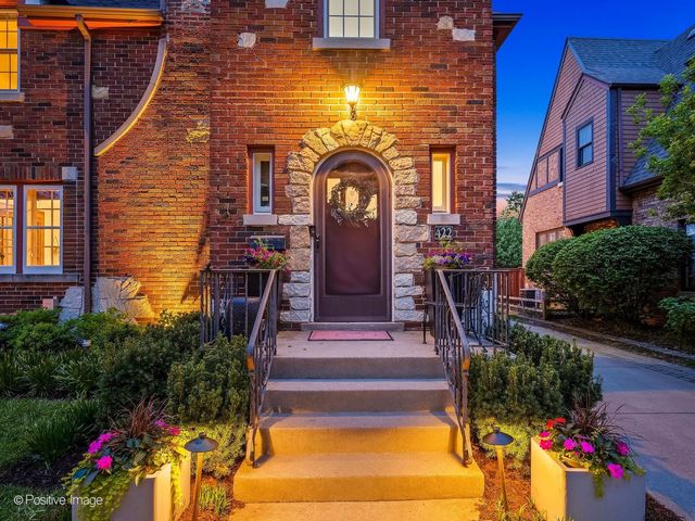 422 S Prospect Avenue, Elmhurst, IL 60126