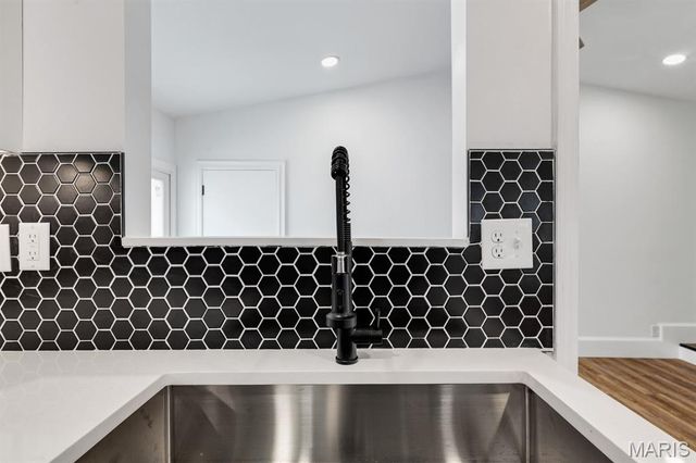 2780 Narraganset Drive, Florissant, MO 63033