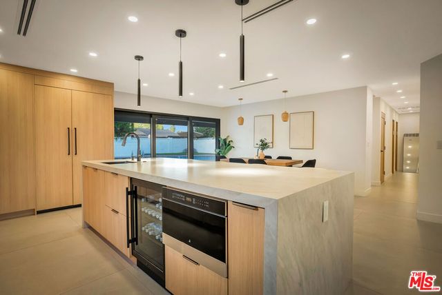 23343 Hartland Street, West Hills, CA 91307