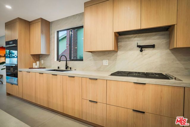 23343 Hartland Street, West Hills, CA 91307