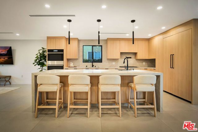 23343 Hartland Street, West Hills, CA 91307