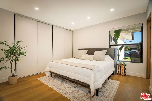 23343 Hartland Street, West Hills, CA 91307