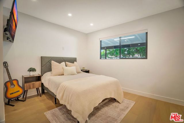 23343 Hartland Street, West Hills, CA 91307