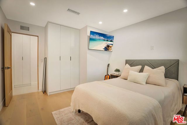 23343 Hartland Street, West Hills, CA 91307