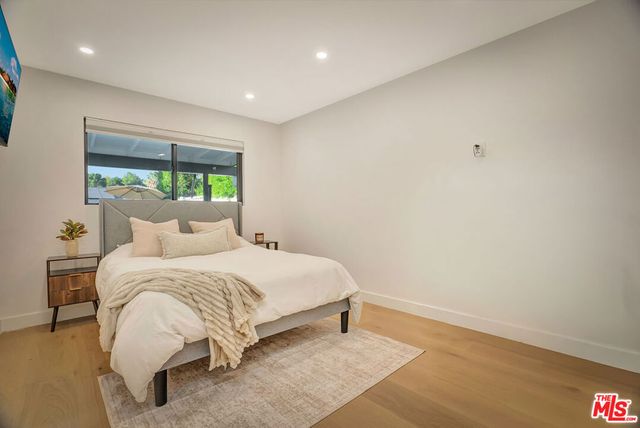 23343 Hartland Street, West Hills, CA 91307