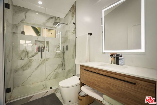 23343 Hartland Street, West Hills, CA 91307