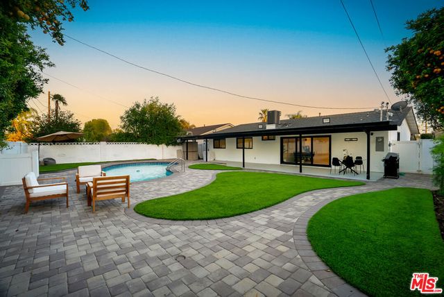 23343 Hartland Street, West Hills, CA 91307