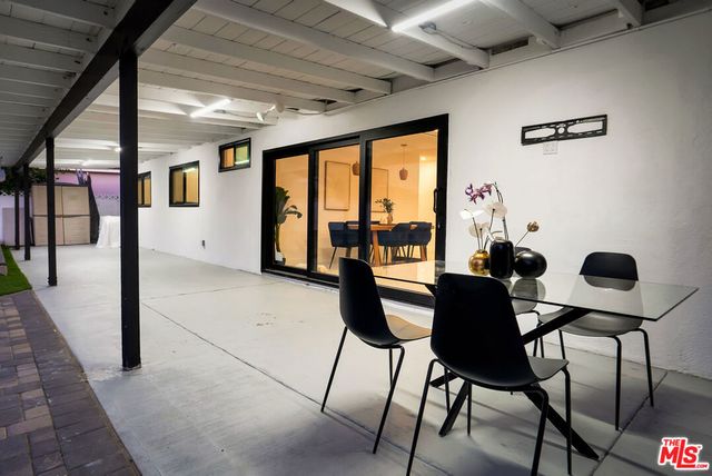 23343 Hartland Street, West Hills, CA 91307