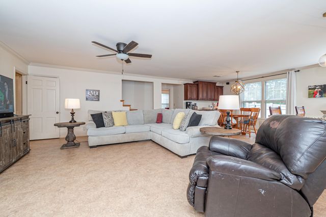 484 Elaine Ave, Camden, AR 71701