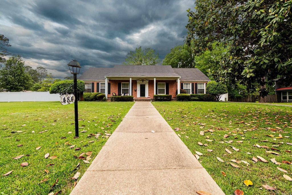 484 Elaine Ave, Camden, AR 71701