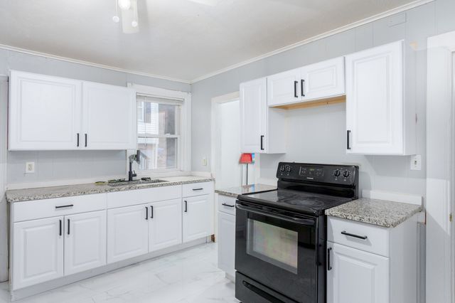 124 Belmont St, Worcester, MA 01605