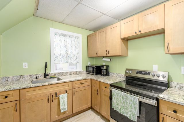 124 Belmont St, Worcester, MA 01605
