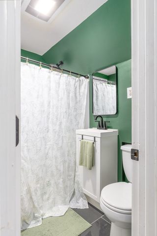 124 Belmont St, Worcester, MA 01605