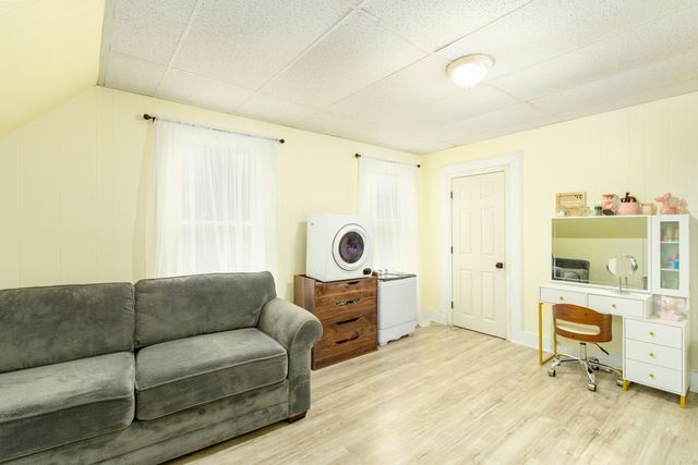 124 Belmont St, Worcester, MA 01605
