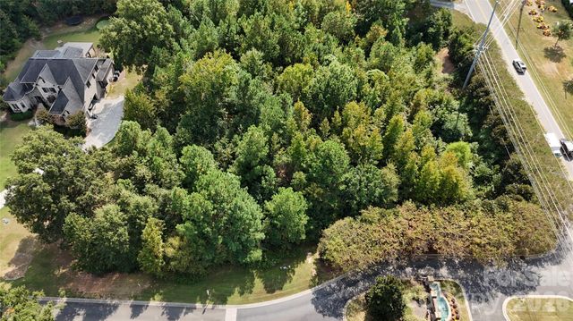 8335 Victoria Lake Drive, Waxhaw, NC 28173