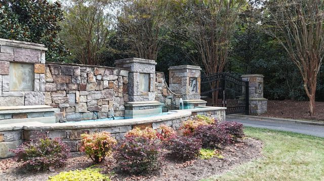 8335 Victoria Lake Drive, Waxhaw, NC 28173