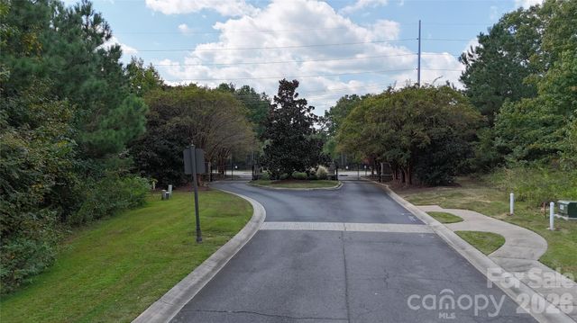 8335 Victoria Lake Drive, Waxhaw, NC 28173