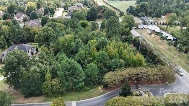8335 Victoria Lake Drive, Waxhaw, NC 28173