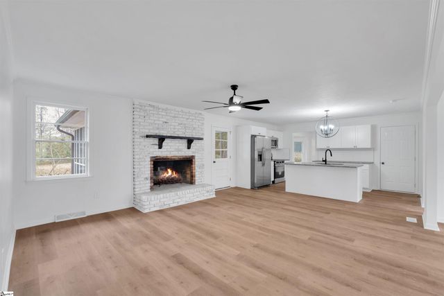 212 Barrett Drive, Mauldin, SC 29662