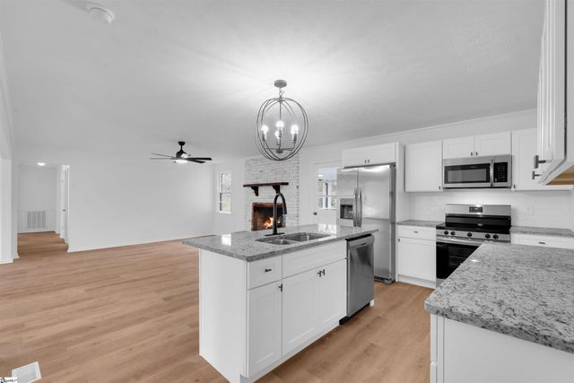 212 Barrett Drive, Mauldin, SC 29662