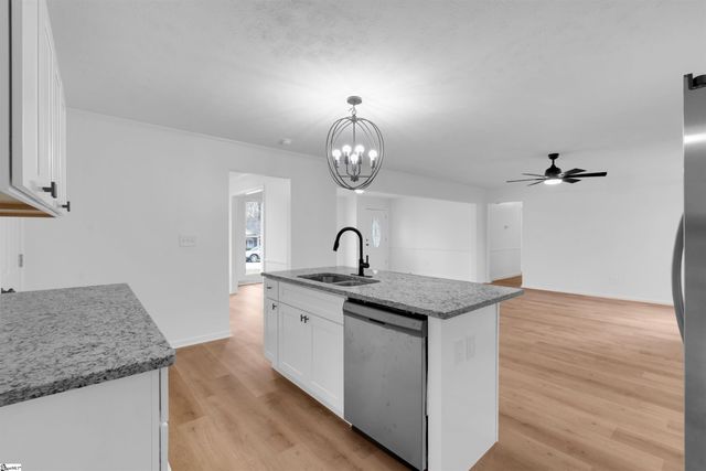 212 Barrett Drive, Mauldin, SC 29662