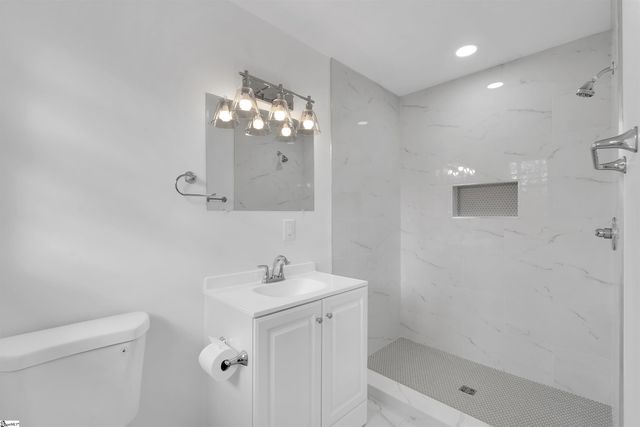 212 Barrett Drive, Mauldin, SC 29662