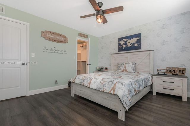 9811 N Hollybrook Lake Dr 204, Pembroke Pines, FL 33025