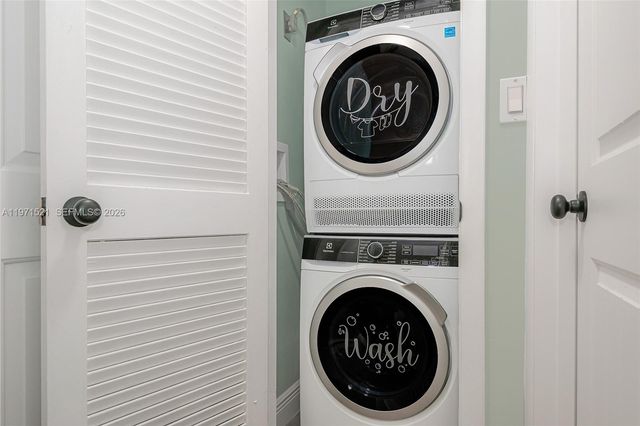 9811 N Hollybrook Lake Dr 204, Pembroke Pines, FL 33025