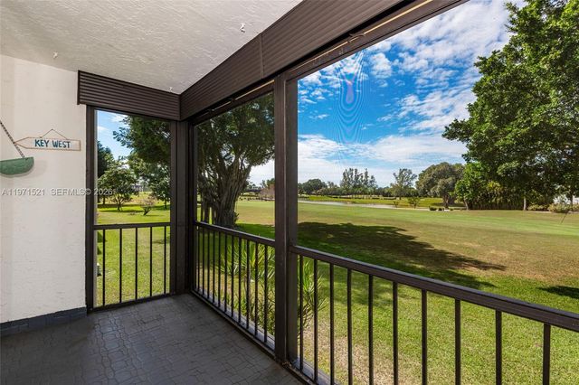 9811 N Hollybrook Lake Dr 204, Pembroke Pines, FL 33025