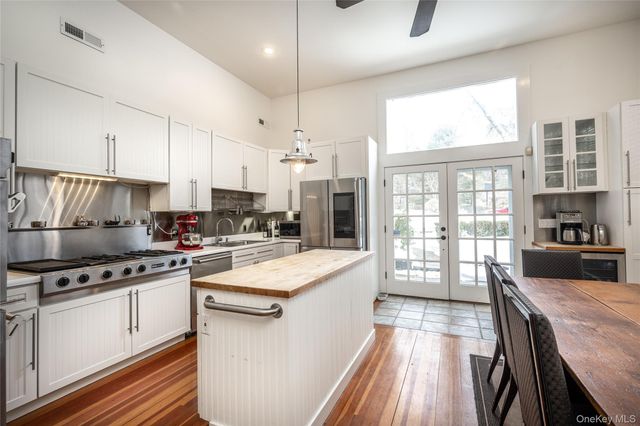 132 Honeywell Lane, Hyde Park, NY 12538