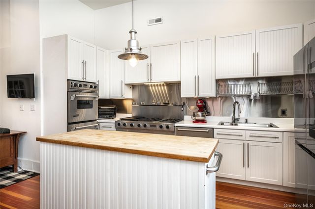 132 Honeywell Lane, Hyde Park, NY 12538