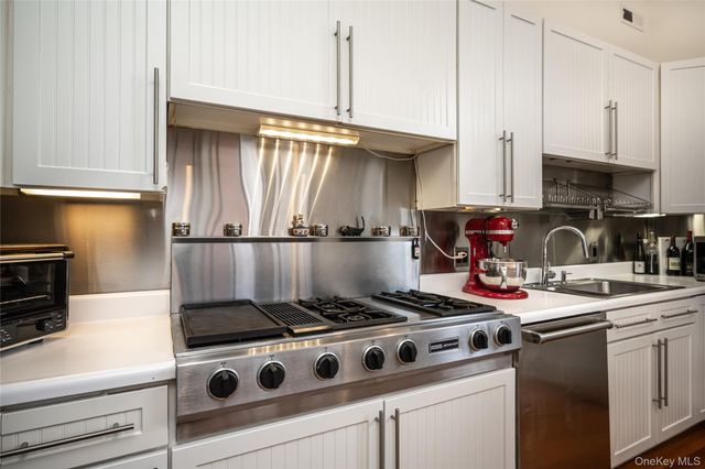 132 Honeywell Lane, Hyde Park, NY 12538