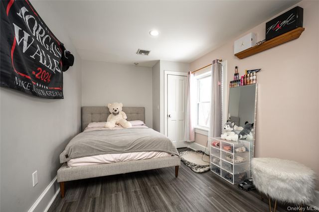 132 Honeywell Lane, Hyde Park, NY 12538