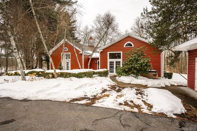 132 Honeywell Lane, Hyde Park, NY 12538