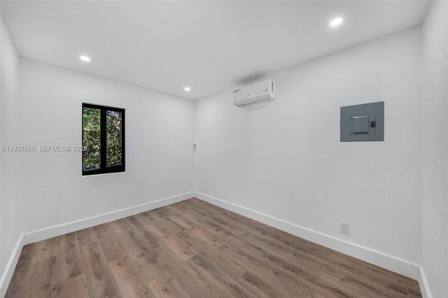 6911 NW 4th Ct C, Miami, FL 33150