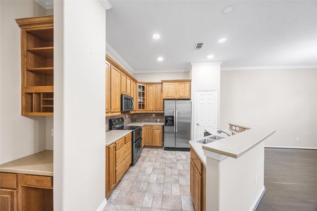 12755 Mill Ridge Drive 703, Cypress, TX 77429