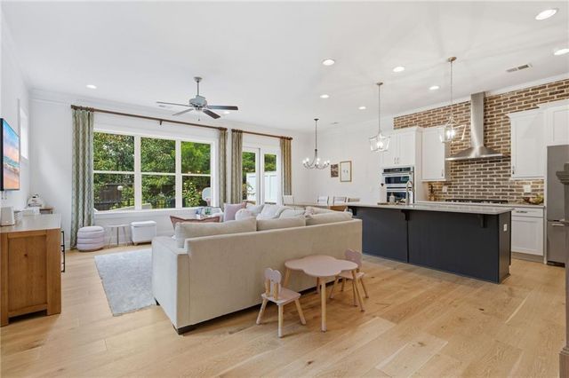 3948 Cliffmont Circle, Marietta, GA 30068