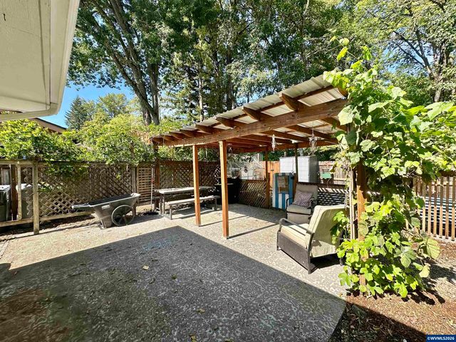 2935 NW Taft Av, Corvallis, OR 97330